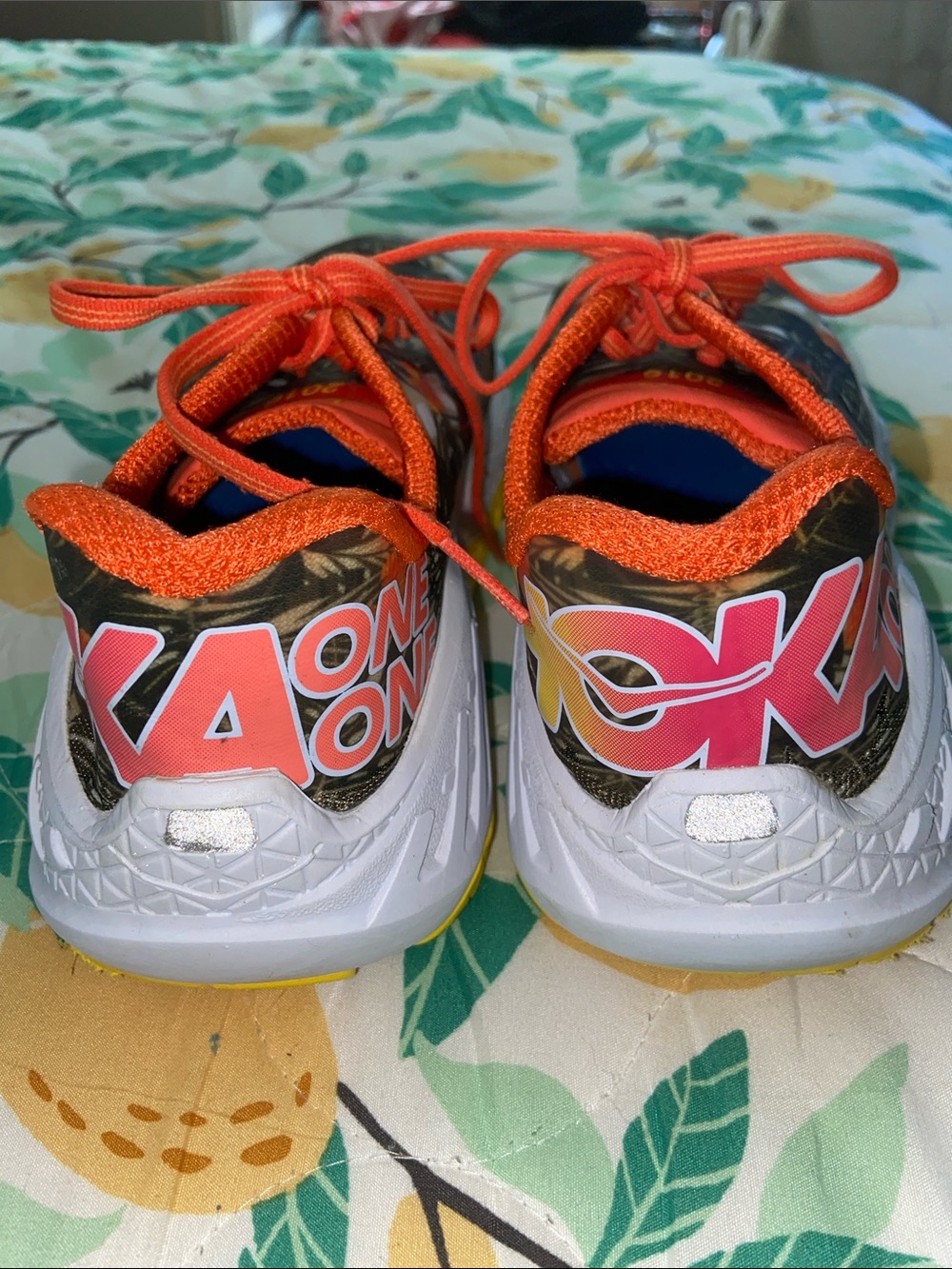 HOKA HAWAIIAN PRINT TRAINERS Kona 2016 Hoka One One EUC M7.5/W8.5-9 - Picture 5 of 9